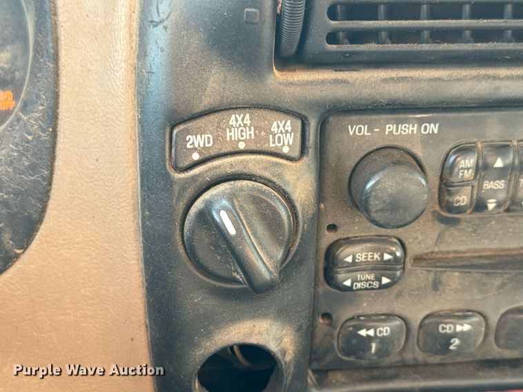 image for item DY0188 1999 Ford Ranger SuperCab pickup truck