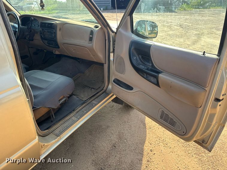 image for item DY0188 1999 Ford Ranger SuperCab pickup truck