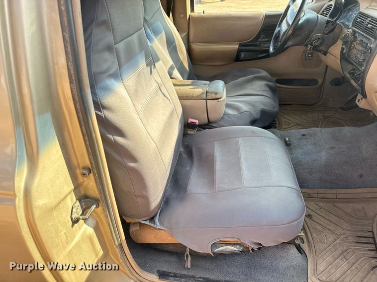 image for item DY0188 1999 Ford Ranger SuperCab pickup truck
