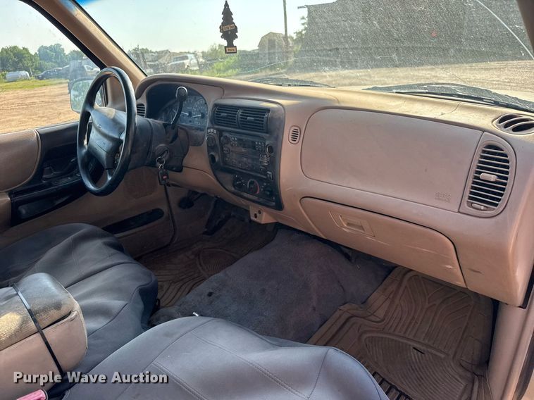 image for item DY0188 1999 Ford Ranger SuperCab pickup truck