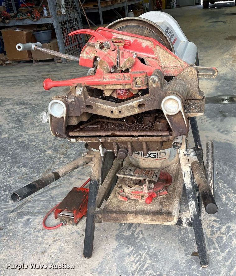 image for item DY0574 Ridgid 1224 pipe threading machine