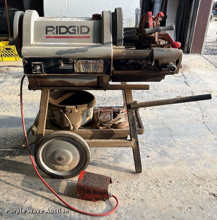 image for item DY0574 Ridgid 1224 pipe threading machine