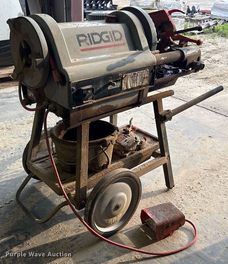 image for item DY0574 Ridgid 1224 pipe threading machine