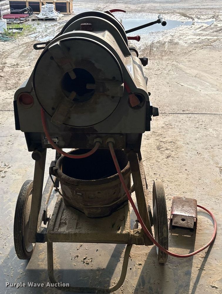 image for item DY0574 Ridgid 1224 pipe threading machine