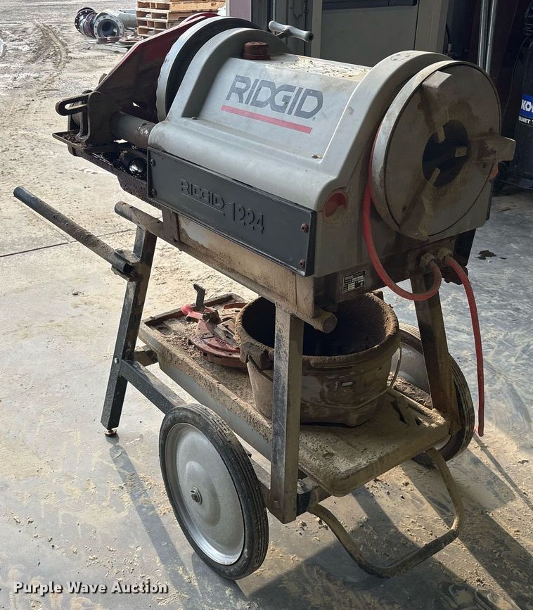 image for item DY0574 Ridgid 1224 pipe threading machine