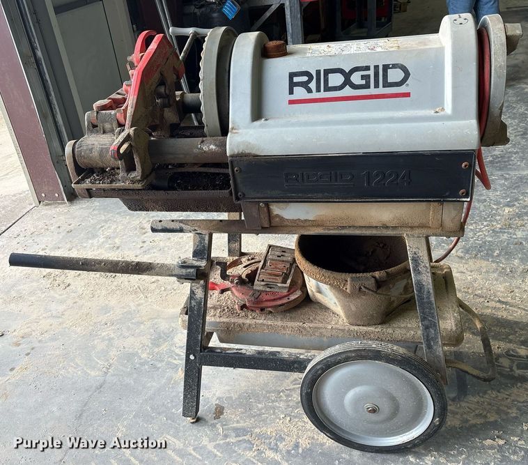 image for item DY0574 Ridgid 1224 pipe threading machine