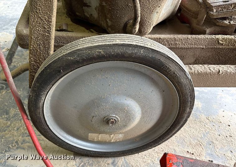 image for item DY0574 Ridgid 1224 pipe threading machine