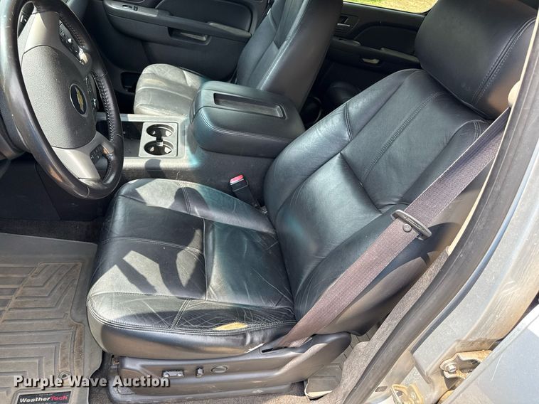 image for item DZ4130 2012 Chevrolet Suburban Z71 SUV