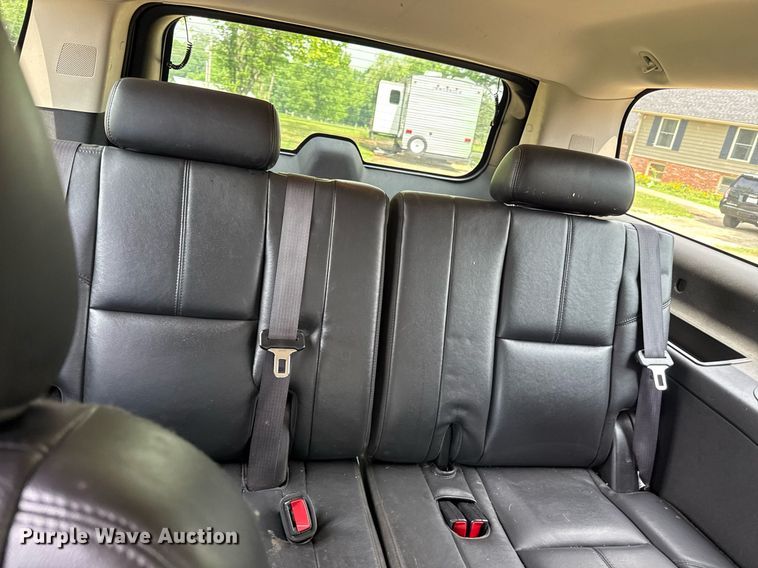 image for item DZ4130 2012 Chevrolet Suburban Z71 SUV