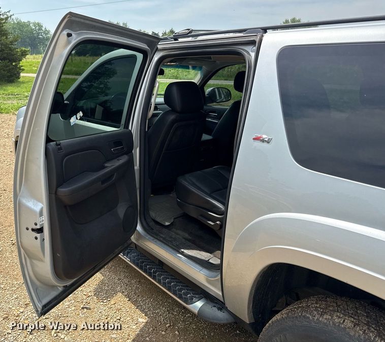 image for item DZ4130 2012 Chevrolet Suburban Z71 SUV