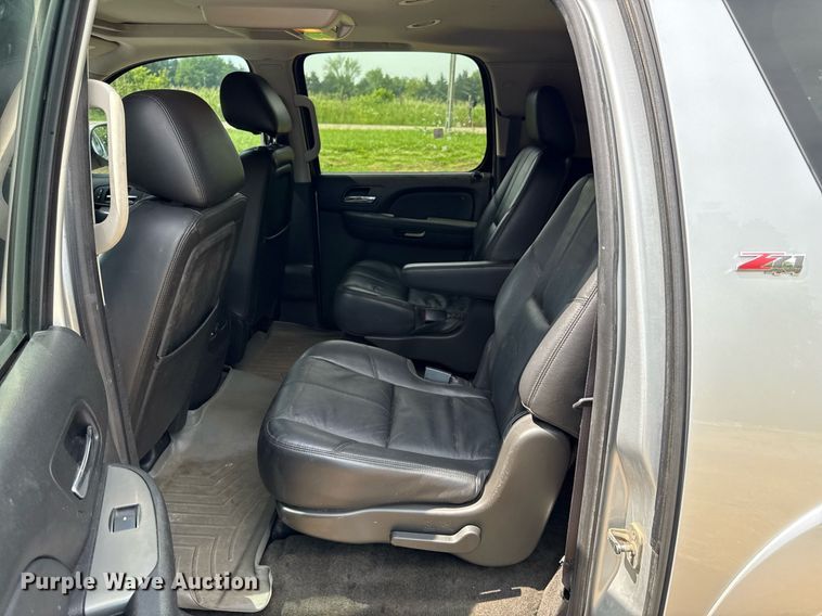 image for item DZ4130 2012 Chevrolet Suburban Z71 SUV