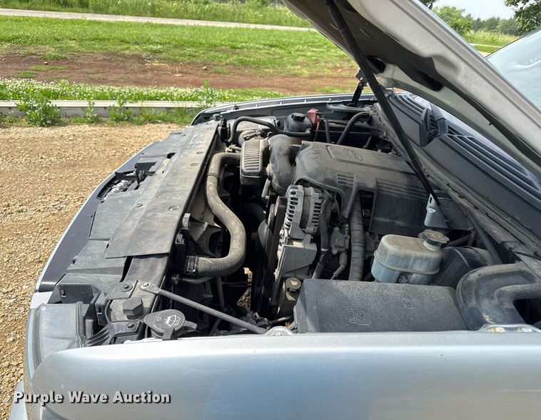 image for item DZ4130 2012 Chevrolet Suburban Z71 SUV