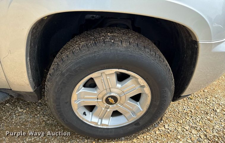 image for item DZ4130 2012 Chevrolet Suburban Z71 SUV