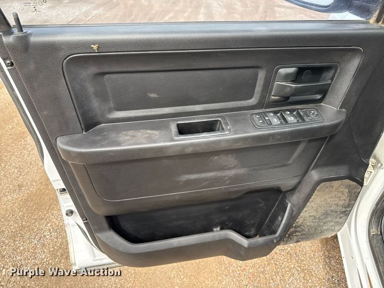 image for item DZ8482 2015 Dodge Ram 1500 Crew Cab pickup truck