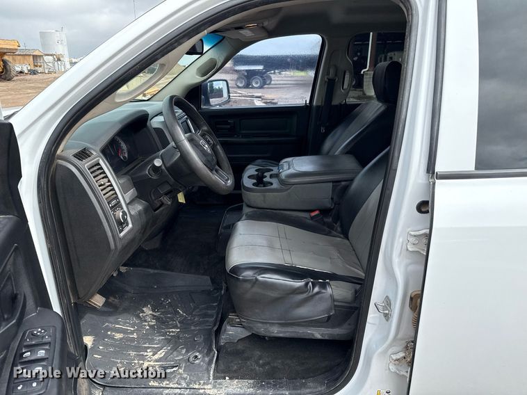 image for item DZ8482 2015 Dodge Ram 1500 Crew Cab pickup truck