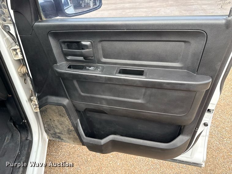 image for item DZ8482 2015 Dodge Ram 1500 Crew Cab pickup truck