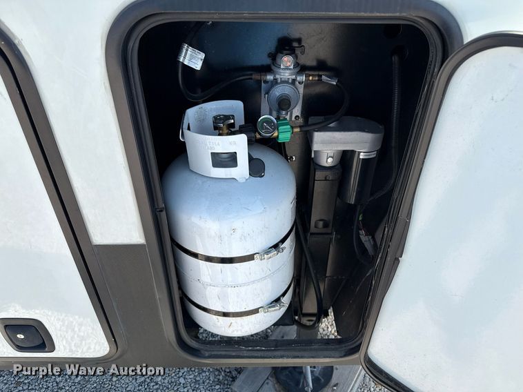 image for item DZ8495 2021 Keystone Montana High Country HM373RD21 camper