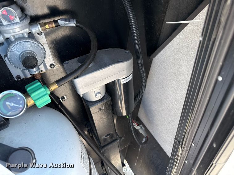 image for item DZ8495 2021 Keystone Montana High Country HM373RD21 camper