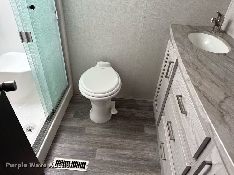 image for item DZ8495 2021 Keystone Montana High Country HM373RD21 camper