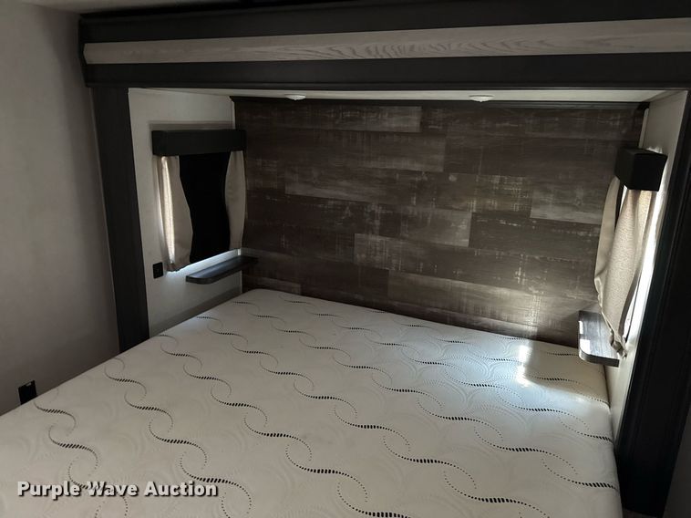 image for item DZ8495 2021 Keystone Montana High Country HM373RD21 camper