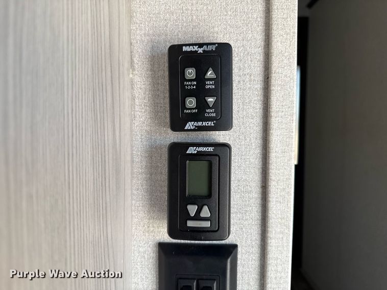 image for item DZ8495 2021 Keystone Montana High Country HM373RD21 camper