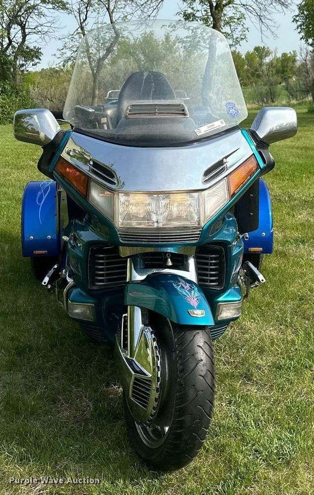 image for item DZ8987 1992 Honda GL1500SE motorcycle