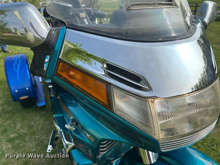 image for item DZ8987 1992 Honda GL1500SE motorcycle