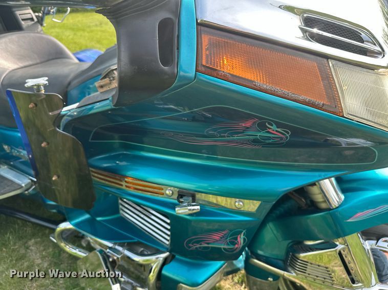 image for item DZ8987 1992 Honda GL1500SE motorcycle