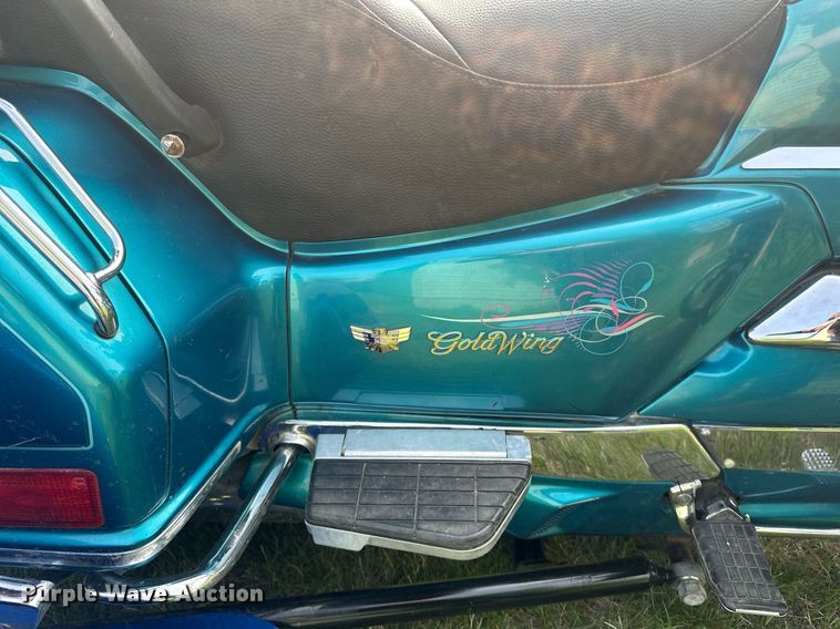 image for item DZ8987 1992 Honda GL1500SE motorcycle