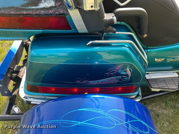 image for item DZ8987 1992 Honda GL1500SE motorcycle