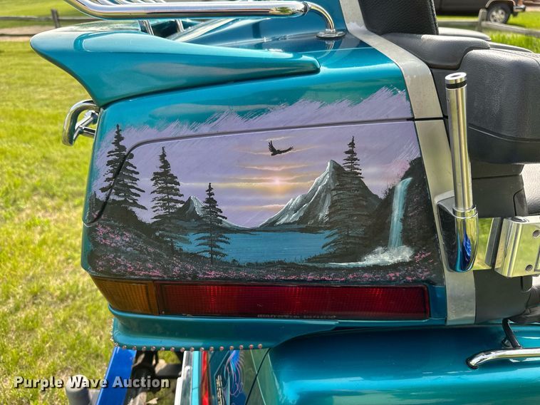 image for item DZ8987 1992 Honda GL1500SE motorcycle