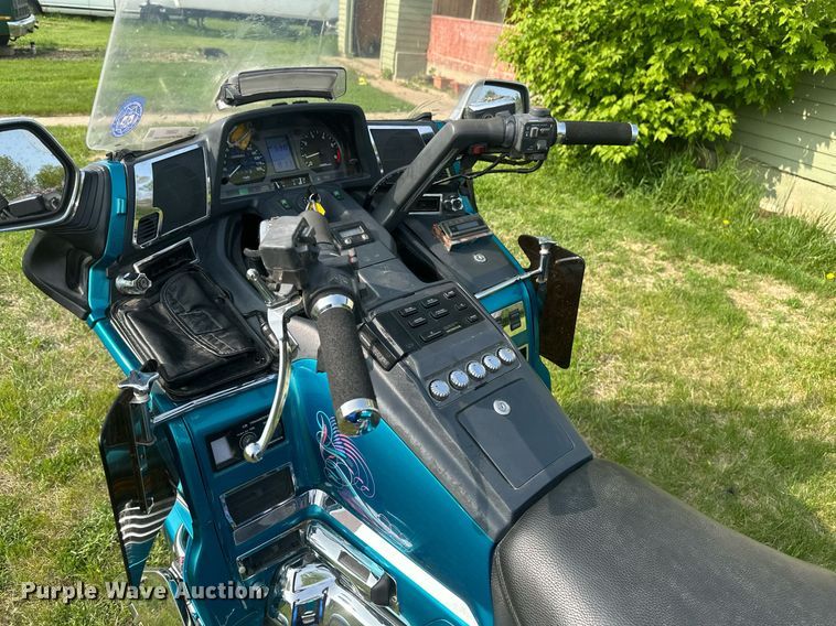 image for item DZ8987 1992 Honda GL1500SE motorcycle