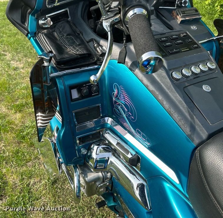 image for item DZ8987 1992 Honda GL1500SE motorcycle