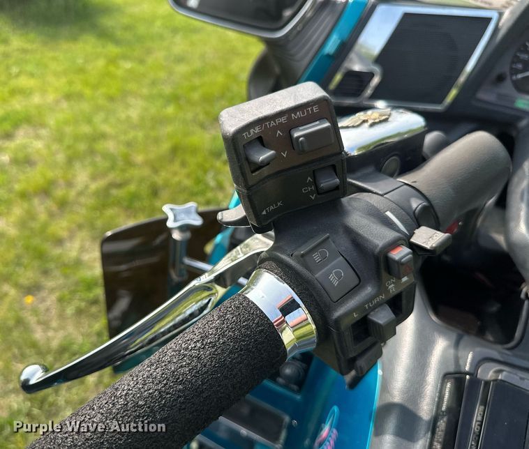 image for item DZ8987 1992 Honda GL1500SE motorcycle