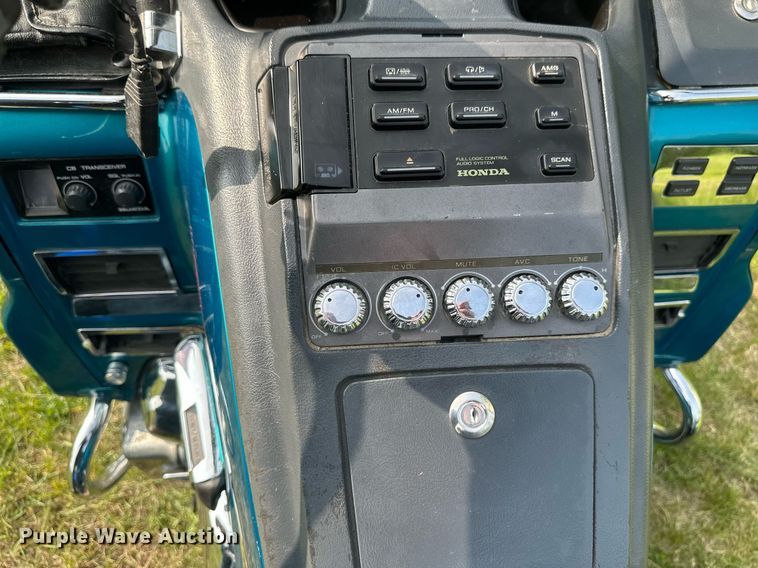 image for item DZ8987 1992 Honda GL1500SE motorcycle