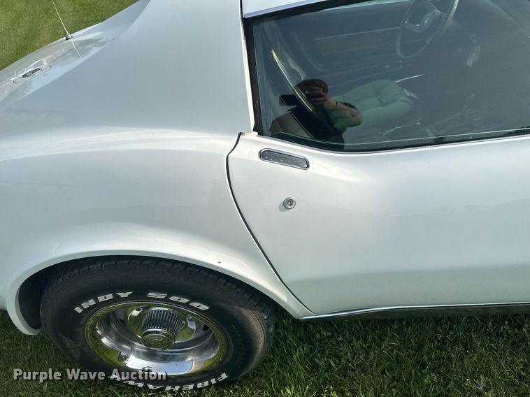 image for item DZ8989 1976 Chevrolet Corvette Stingray 