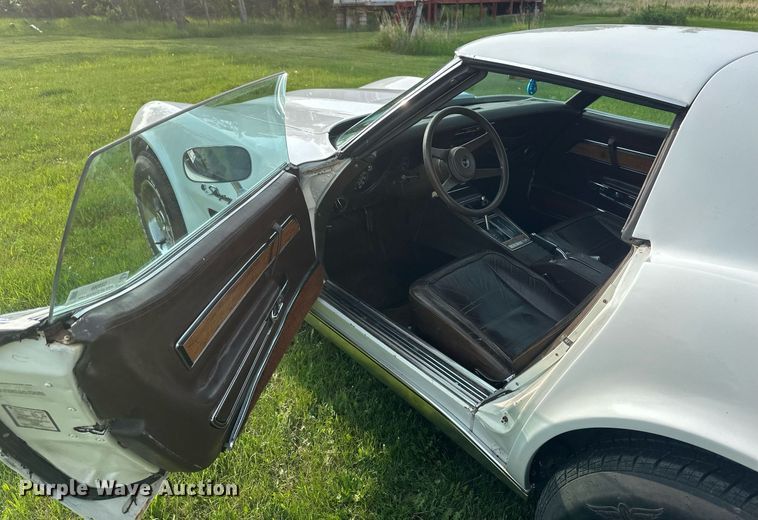 image for item DZ8989 1976 Chevrolet Corvette Stingray 