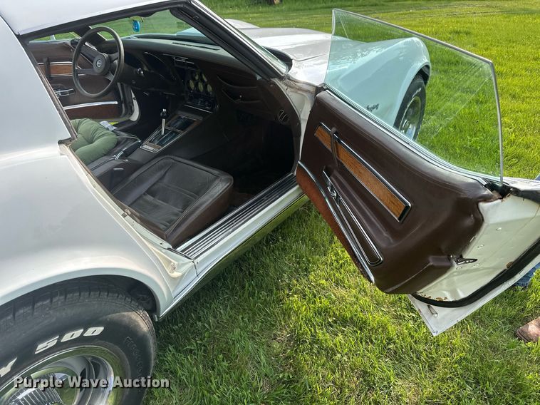 image for item DZ8989 1976 Chevrolet Corvette Stingray 