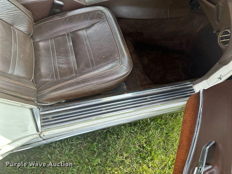 image for item DZ8989 1976 Chevrolet Corvette Stingray 