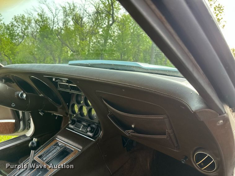 image for item DZ8989 1976 Chevrolet Corvette Stingray 