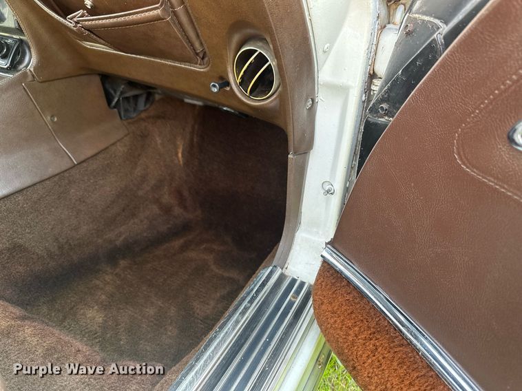 image for item DZ8989 1976 Chevrolet Corvette Stingray 