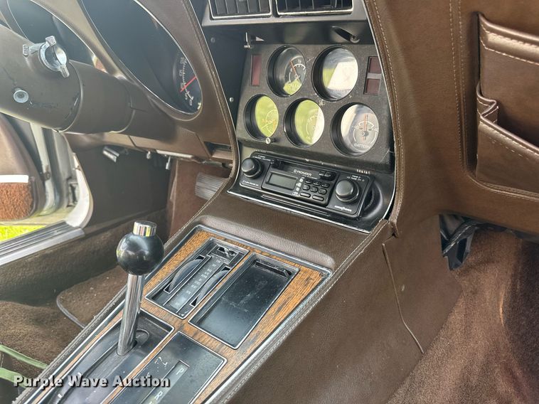 image for item DZ8989 1976 Chevrolet Corvette Stingray 