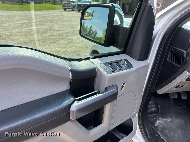 image for item EB2597 2019 Ford F150 XLT SuperCrew pickup truck