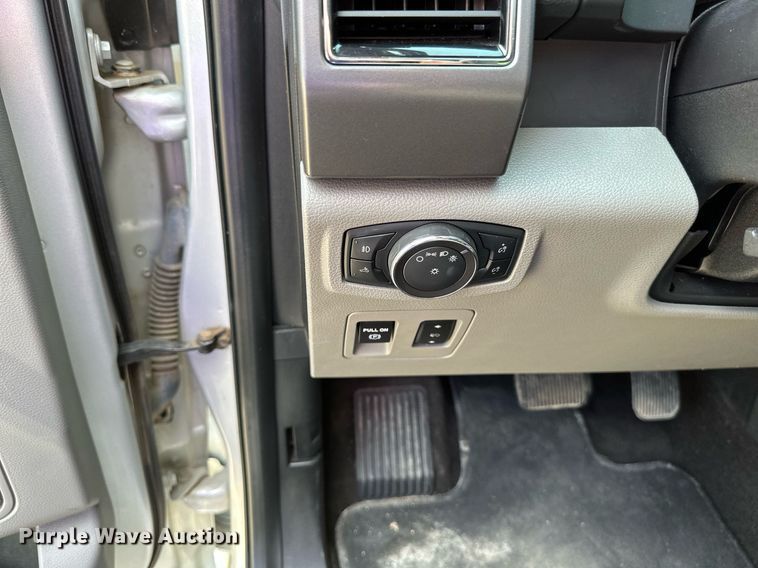 image for item EB2597 2019 Ford F150 XLT SuperCrew pickup truck