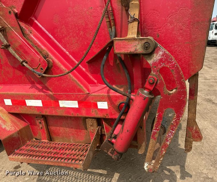 image for item EB2612 2005 Sterling Actera refuse truck