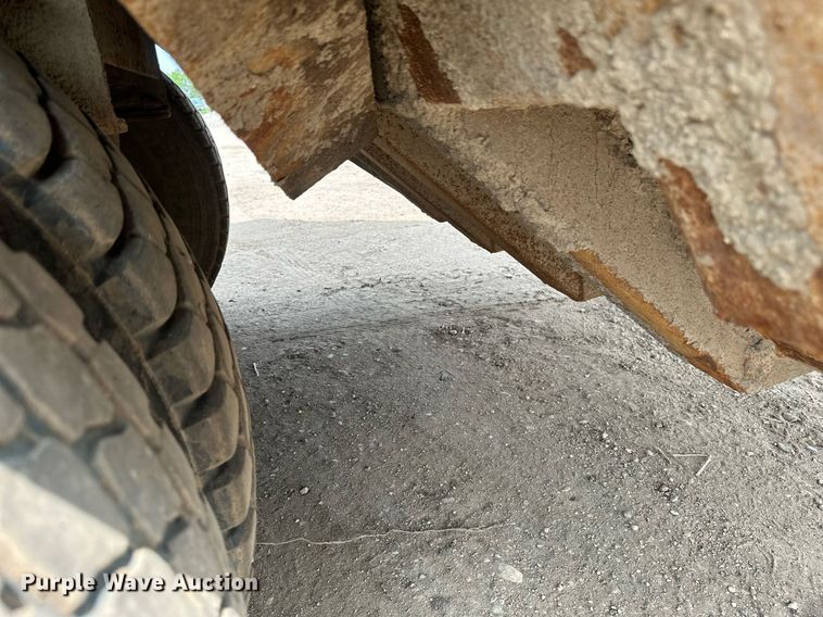 image for item EB2612 2005 Sterling Actera refuse truck