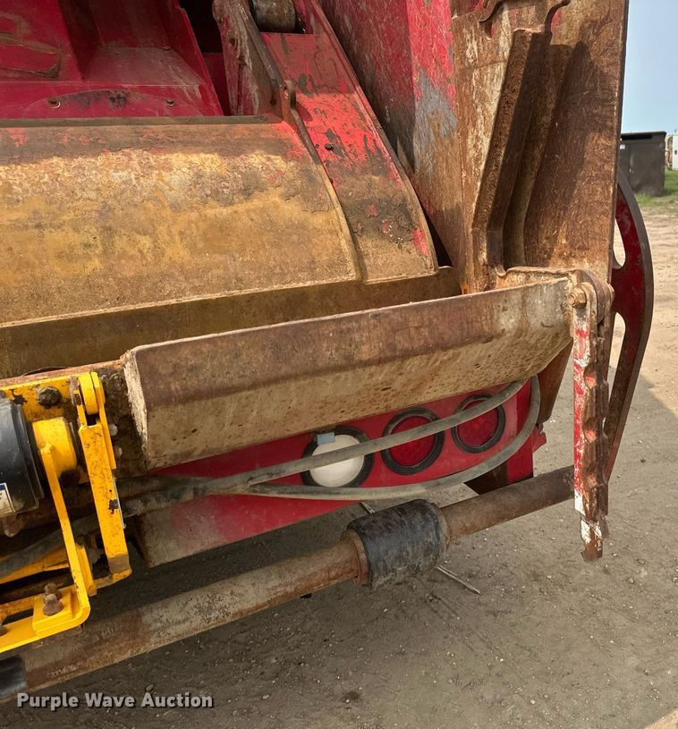 image for item EB2613 2005 Sterling Actera refuse truck