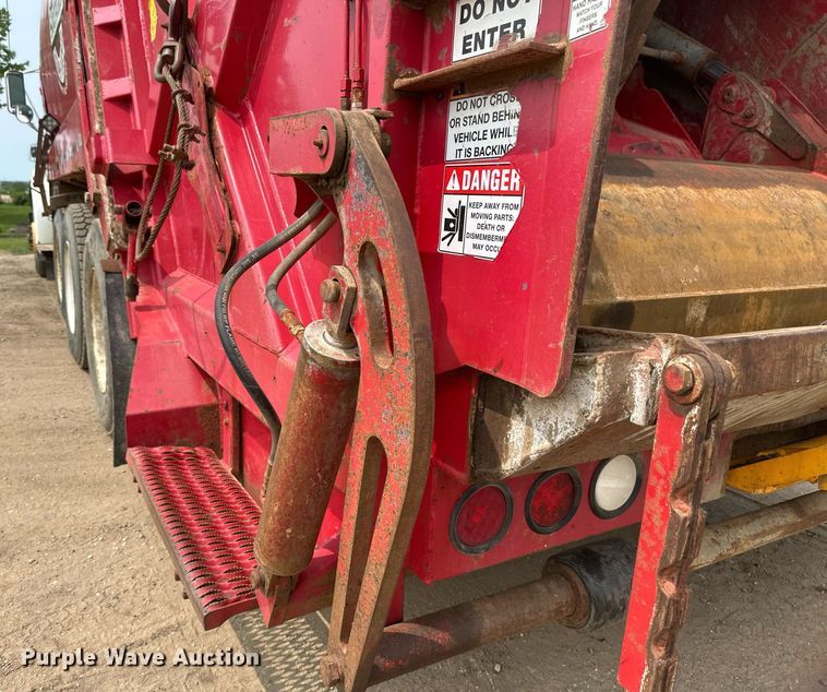 image for item EB2613 2005 Sterling Actera refuse truck