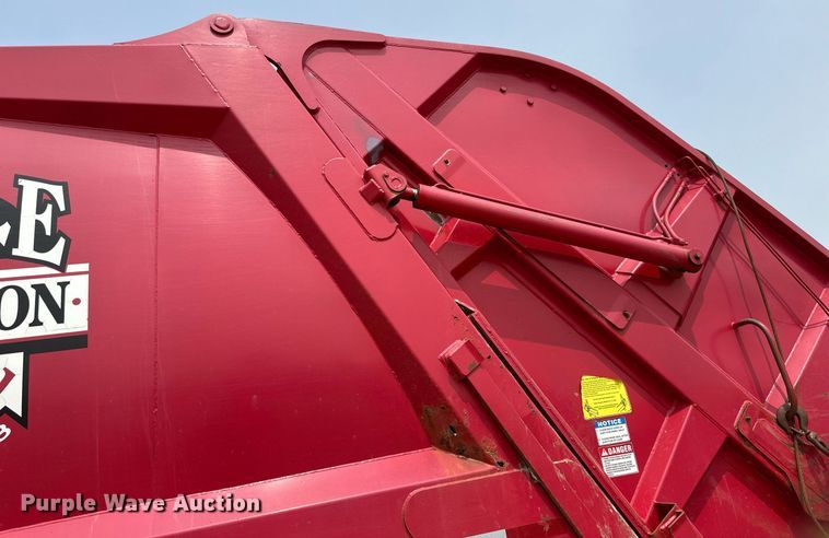 image for item EB2613 2005 Sterling Actera refuse truck