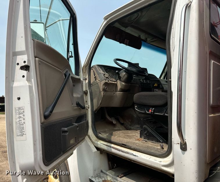 image for item EB2613 2005 Sterling Actera refuse truck